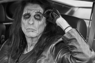 Alis Kuper/Photo; Jenny Risher)/promo/facebook@AliceCooper