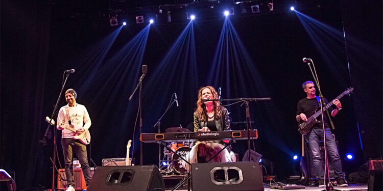 Iva Ikon &band (Dom omladine Beograda)/ Photo: AleX