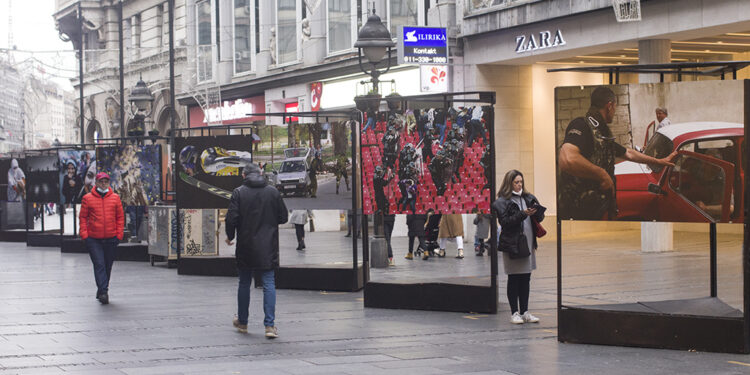 Izložba fotografije Srđana Sulejmanovića u Knez Mihailovoj/Photo: AleX