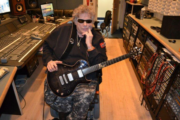Preminuo Lesli Vest, gitarista i osnivač benda Mountain, autor kultne “Mississippi Queen”