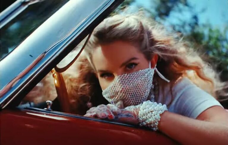 Lana Del Rej objavila prvi spot s novog albuma… Ljubav je – “Chemtrails Over The Country Club”