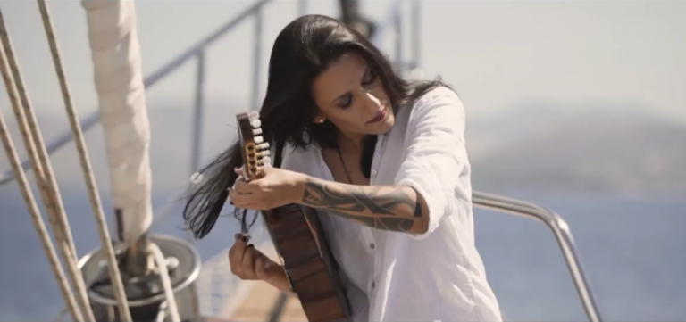 The Mandolin Woman ponovo u akciji… Sanja Vrančić na mandolini obradila Adel