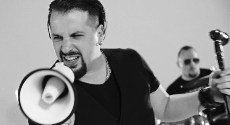 “Hodam po ivici” sa nadom da se kraj nazire… Stigao novi singl benda Stefan Nemanja