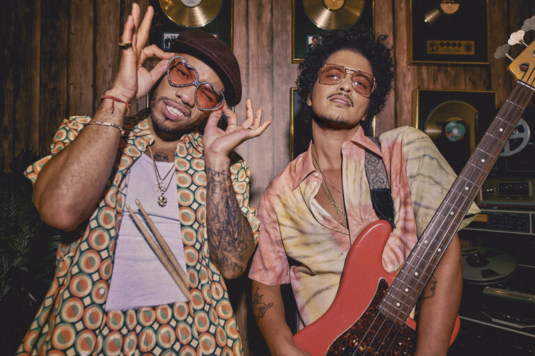 R&B i soul za nove generacije… Bruno & Anderson predstavili spot za singl “Leave The Door Open”