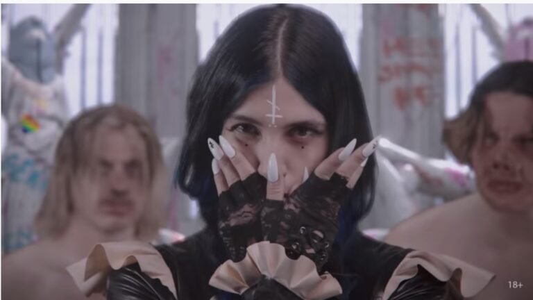 Pussy Riot, nickname “provokacija”… Pogledajte njihov novi 18+ spot za pesmu “Sexist”