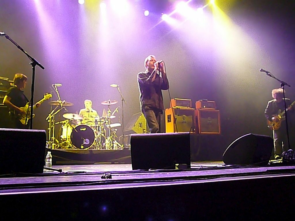 The Jesus and Mary Chain/By Liane Chan from Buena Park, United States -commons.wikimedia.org