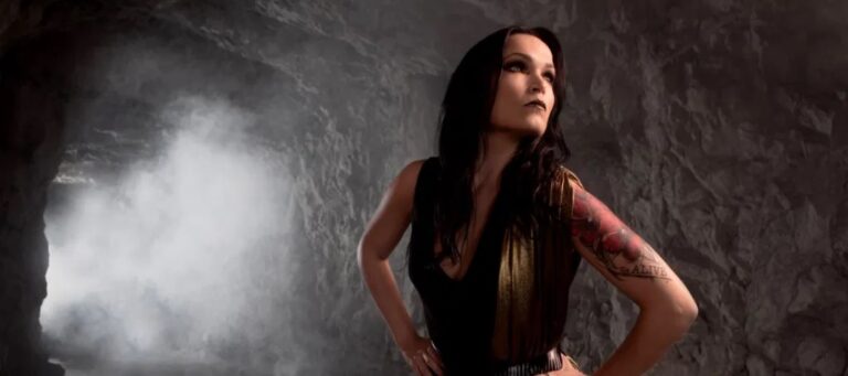 Singing In My Blood… Bivša pevačica Nightwisha Tarja Turunen objavila memoare