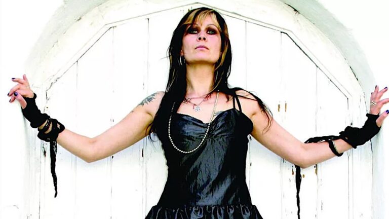 Nemačka folk metal umetnica Andrea Mejer jedna je od žrtava ludog ubice lukom i strelom u Norveškoj…
