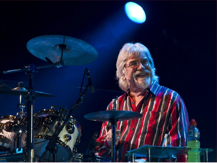 Preminuo Grem Edž, dugogogišnji bubnjar grupe Moody Blues…