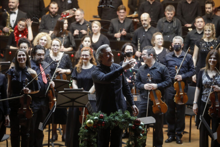 Beogradska filharmonija pokazala svoje super-moći… Ovacije za finale novogodišnjih koncerata
