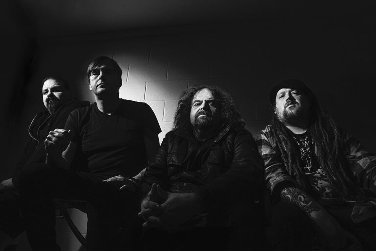 Grindcore pioniri Napalm Death predstavili mini-album “Resentment Is Always Seismic – A Final Throw Of Throes“