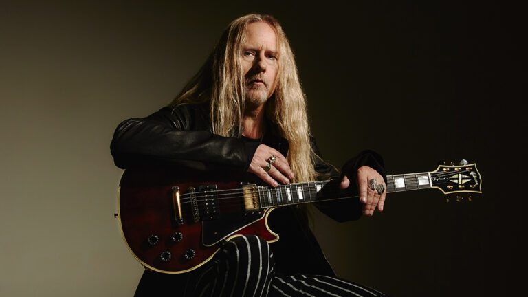 Gibson predstavio dve nove akustične gitare posvećene Džeriju Kantrelu iz Alice in Chains