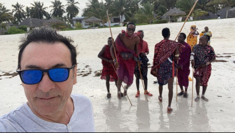 Pronašao svoje pleme… Šta Branko Đurić Đuro radi na Zanzibaru sa Masai “ekipom”?