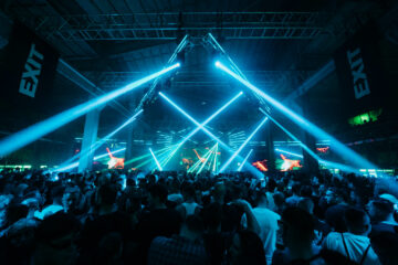 No Sleep 22/ Exit Photo Team