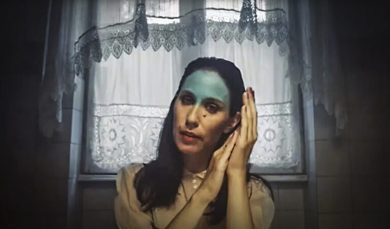 Konstrakta ode u glumice… Ana Đurić u slovenačkoj crnohumornoj drami “Iskupljenje”