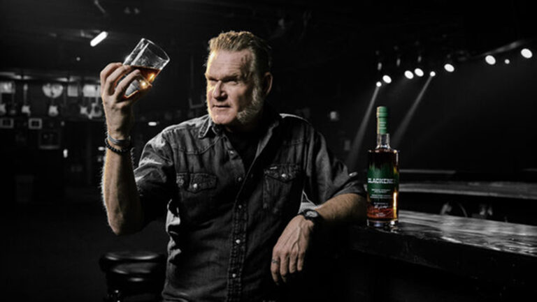 Gospodari  metala i – alkohola… Metallica predstavila svoj novi viski Rye the Lightning