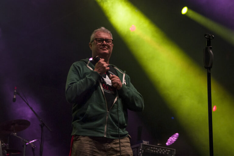 Atheist Rap će, umesto u Kisaču, humanitarni koncert za Emu i Borisa svirati u Kikindi…