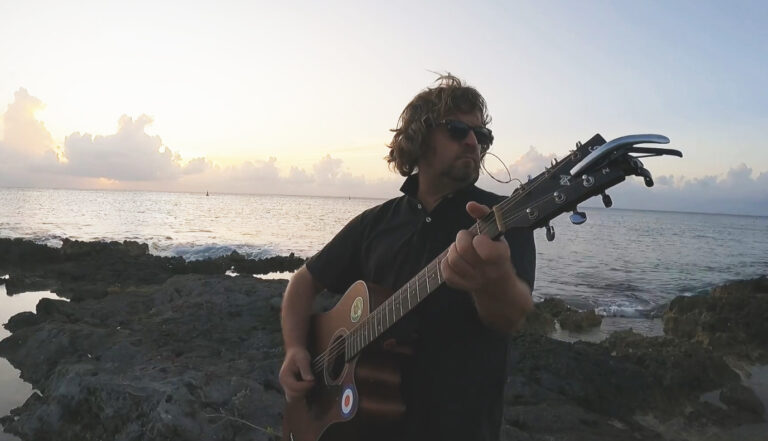 Bekstvo iz ledenog Njujorka na vrele meksičke plaže…  Sean Yox & The Streamers objavili singl “Cozumel (Came Down to Island)”