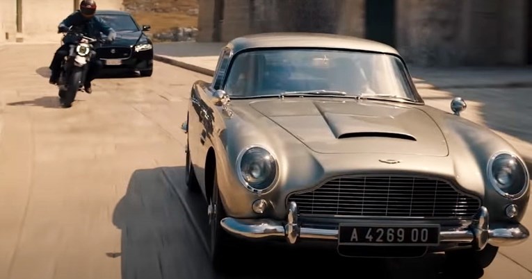 Aston Martin DB5 od 2 miliona evra i još neke “sitnice”… Pogledajte šta se sve nudi na aukciji povodom 60. rođendana Džejmsa Bonda