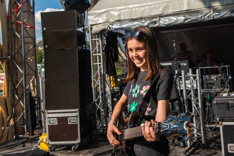 Stiže još jedna generacija mladih rokerki… Šesti Rok kamp za devojčice od 11. do 17. jula u Kruševcu