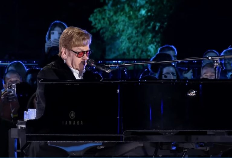 Elton Džon rasplakao predsednika Amerike…