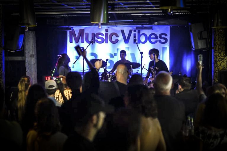 Završen prvi Music Vibes festival… Pobednici su bendovi Eho Radar i Treća Smena