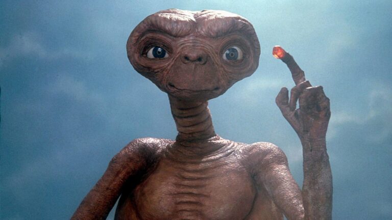 E.T. ima novi dom… Model vanzemaljca iz kultnog filma “E.T. the Extra-Terrestrial” prodat za 2,5 miliona dolara