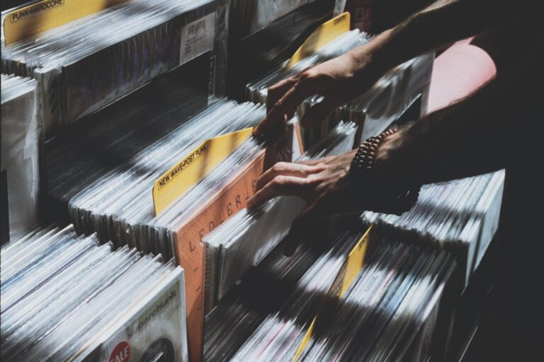 Prvi put posle 35 godina… Gramofonske ploče prodate u više primeraka od CD-ova