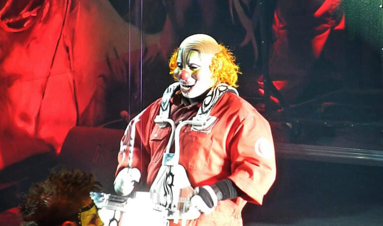 “Clown” iz Slipknota se povukao s turneje da bi brinuo o bolesnoj supruzi…