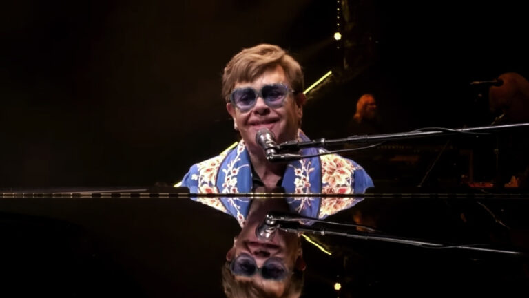 Stižu memoari Eltona Džona pod nazivom “Farewell Yellow Brick Road: Memories of My Life on Tour”
