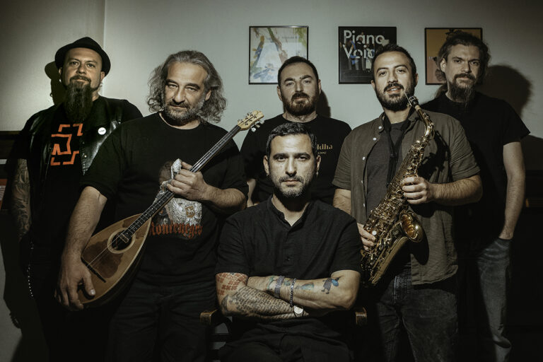 Kultni grčki etno-hard rock-ska bend Koza Mostra prvi put stiže u Beograd…
