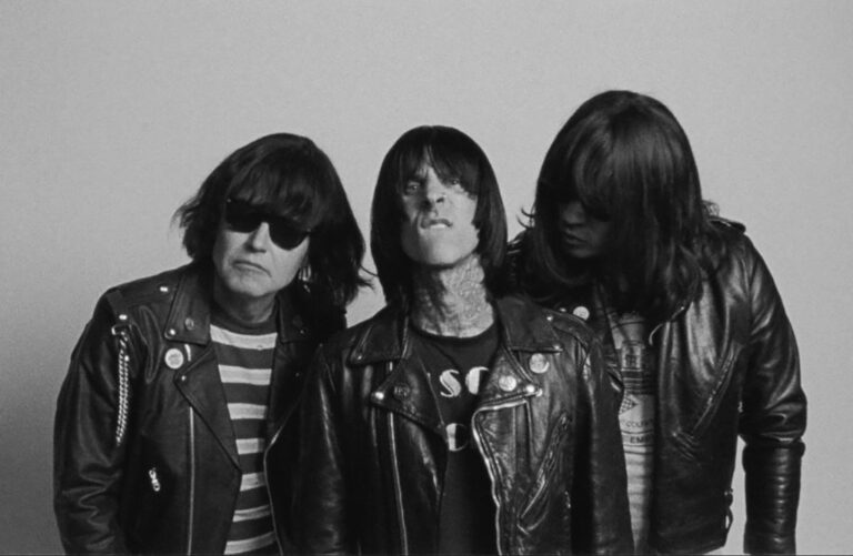 Blink-182 kao Ramones… U novom spotu “Dance With Me” odali počast svojim idolima