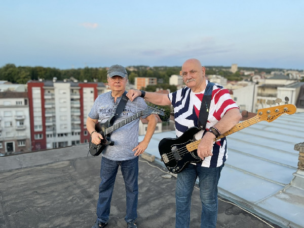 “Gitara sve zna” kaže u novom video singlu grupa Koprive