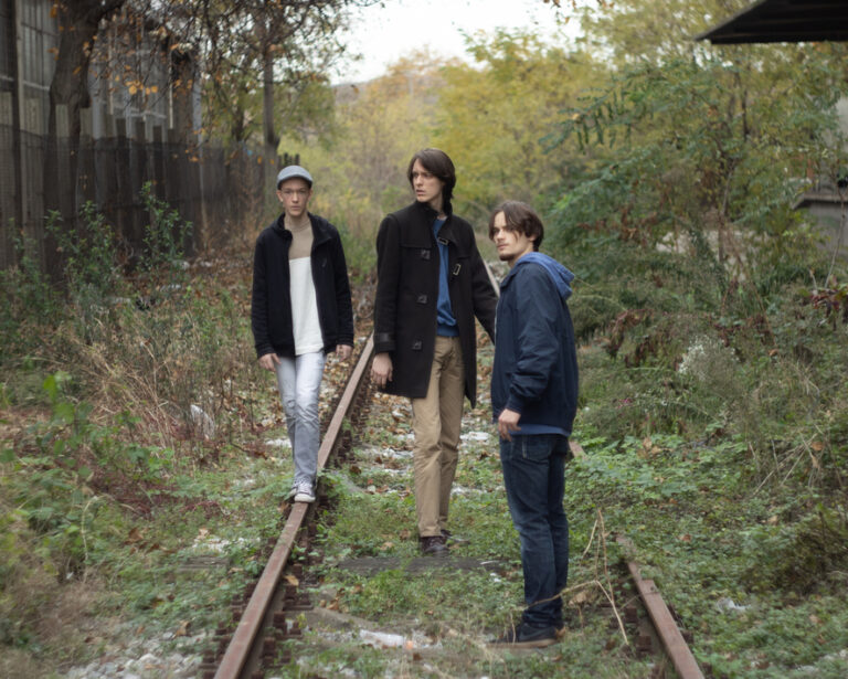 Dobrodošli u Afotičku zonu… mladi beogradski indie rock trio objavio debi album