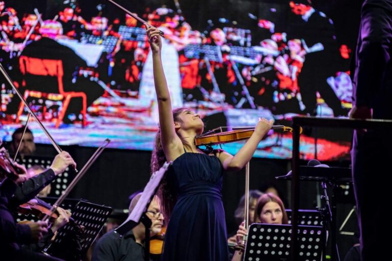 Violinistkinja Lana Zorjan ima samo 15 godina i prva je Srpkinja dobitnica “Oskara” u svetu klasične muzike…