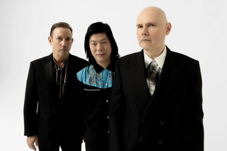 The Smashing Pumpkins objavili novi album “Aghori Mhori Mei”, prvi s novom basistkinjom…