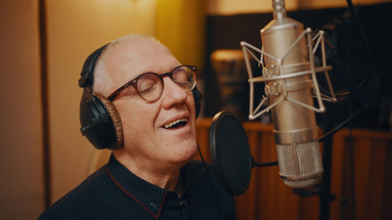 Emisija “Ode ponedeljak” Dejana Cukića skinuta sa programa Radija 202