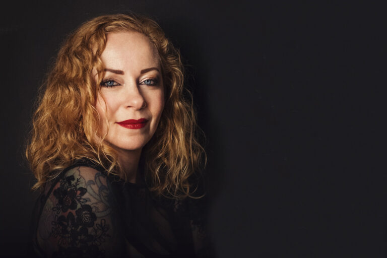 Anneke Van Giersbergen se vraća u Beograd i to 7. maja u Zappa Bazu