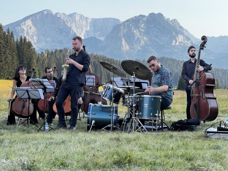 Protestna nota… Schime i Muzikon 17. maja u Botaničkoj bašti