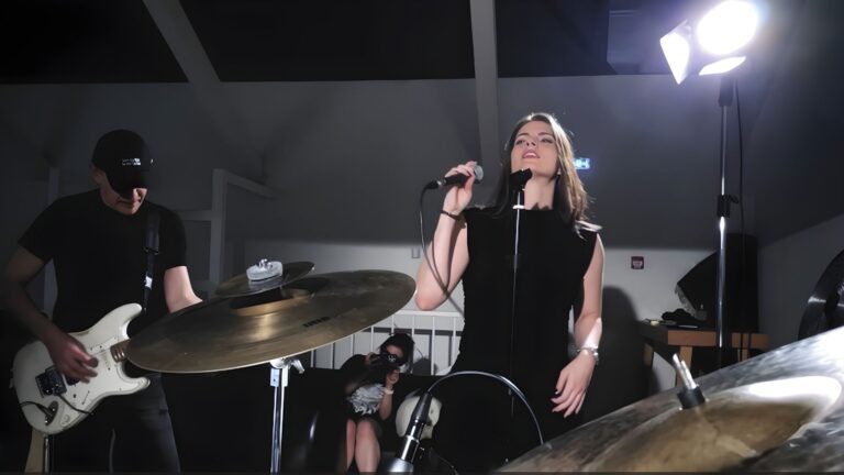 Novosadski alternativni bend Blu objavio video singl “Zaključaj me”