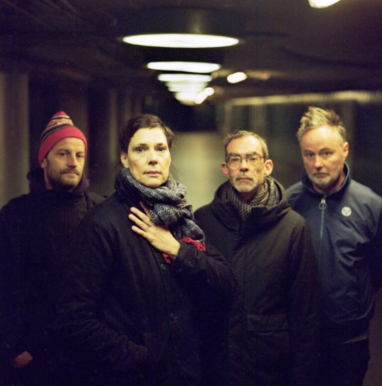Posle pauze od 15 godina, Stereolab objavili album “Instant Holograms On Metal Film”