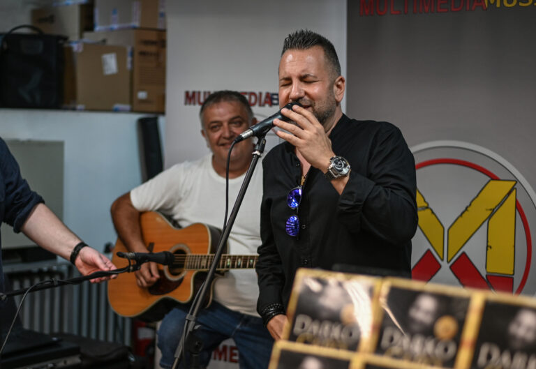 Novi život velikih ex-YU hitova… Darko Capo u Beogradu promovisao album “Gold”