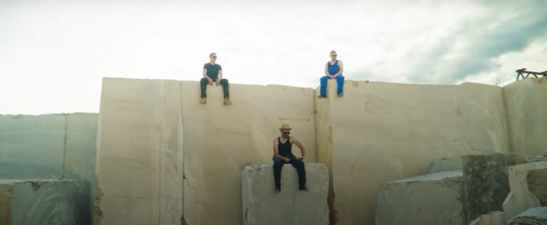Zemlja je okrugla, pa gde god da kreneš, vraćaš se sebi… kaže u novoj pesmi bend Pancelot