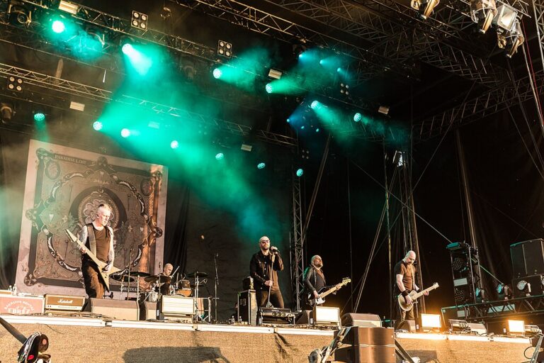 Kad se tužni stihovi sudare sa zloslutnim rifovima… Paradise Lost objavili video singl “Silence Like The Grave”