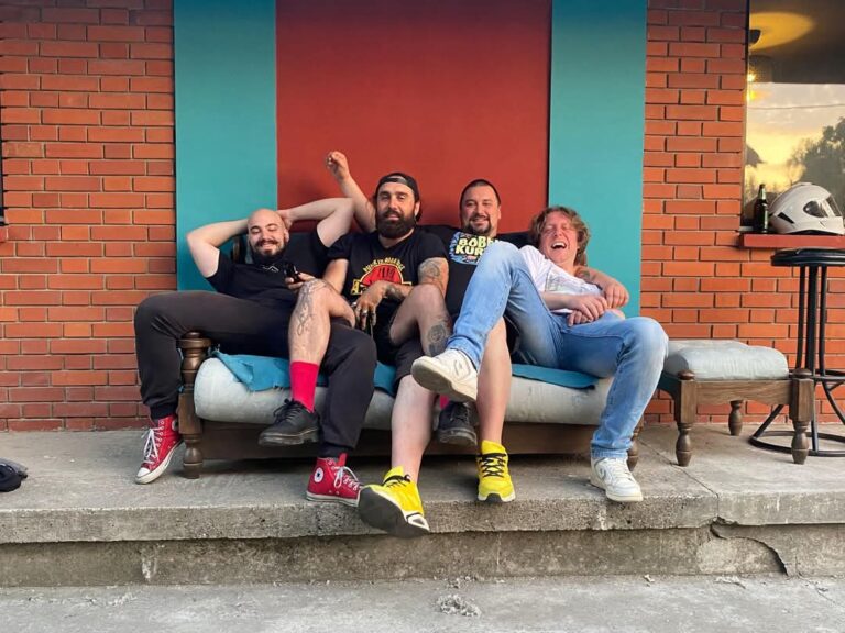 Poziv na buđenje… Bend Pepe Le Punk objavio novi singl “Ulice nas zovu”