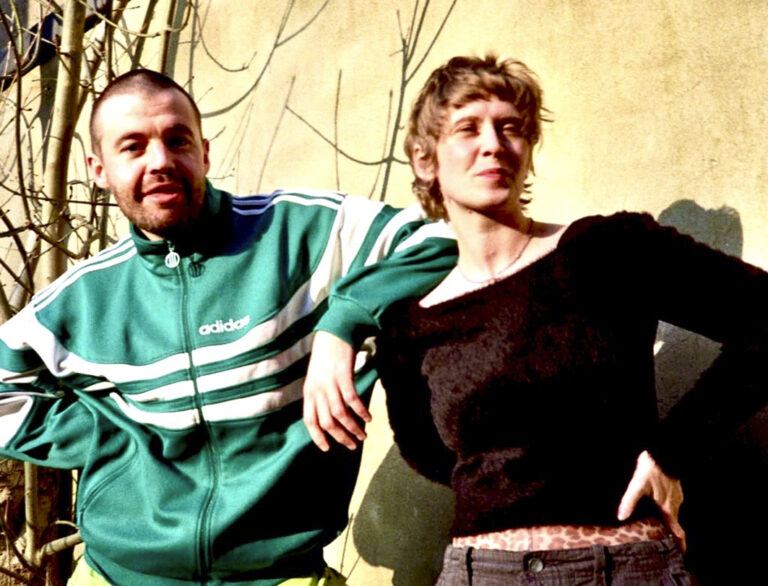 Velšani kidaju… Objavljen četvrti album The Bug Club “Very Human Features”