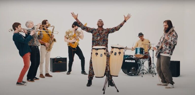 Kad siromah dođe do velikih para… Senegalsko-hrvatski world music bend Toumaranke Orchestra objavio singl “Mama Say”