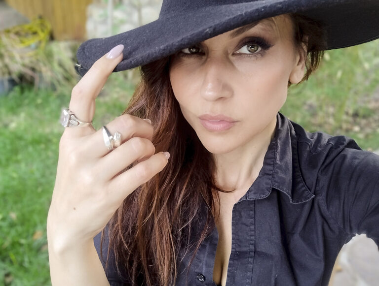 “Ti nisi taj”…  Objavljen novi album benda V.I.S. Scena