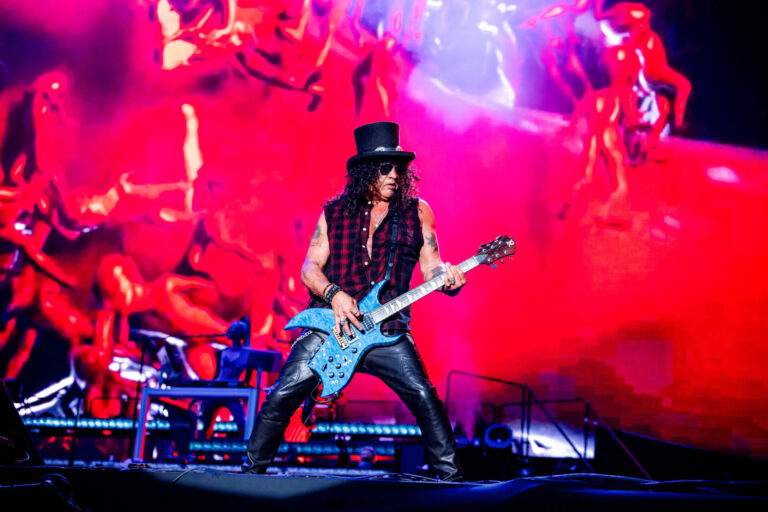 Wait… have you ever seen Slash without his hat?