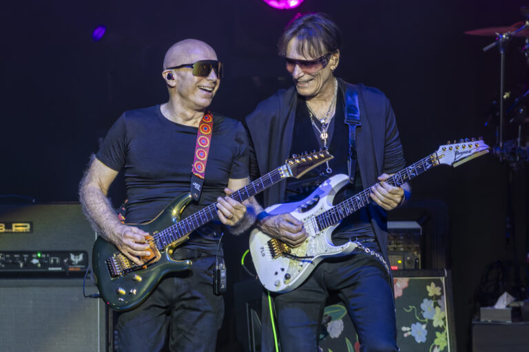 Planirali ga od 1973, samo nisu znali… Satrijani i Vaj konačno snimili zajednički album